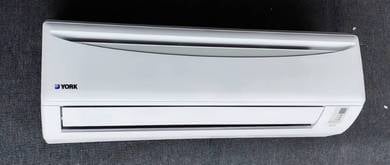 York 1hp (promotion) aircond J008