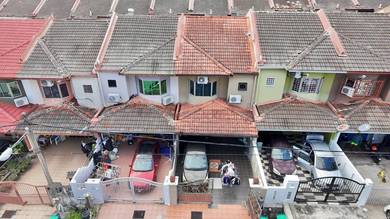 2-storey Terraced House For Sale in Seri Kembangan,SGR