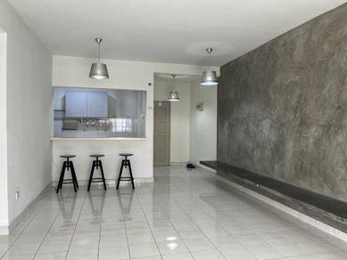 Condominium For Rent in Puncak Seri Kelana Kondominium