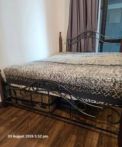 Queen size iron bed with spring mattress 