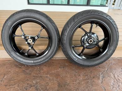 Yamaha NVX 155 Rims and Tires