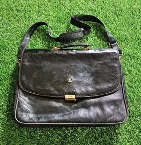 Barry Smith Original leather large sling bag 