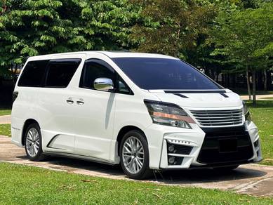 Toyota Vellfire Z in Batu Caves, SGR