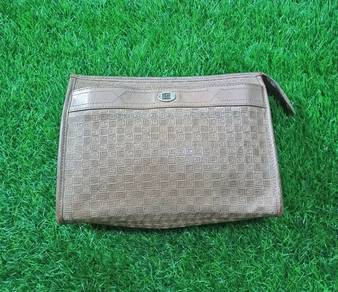 Guy Laroche Paris Original leather clutch bag