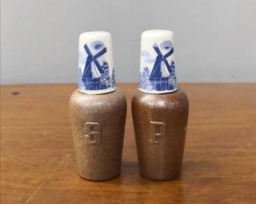 windmill salt pepper shakers