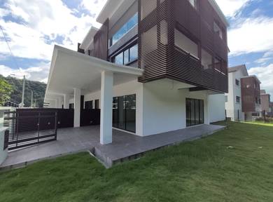 3-storey Terraced House For Sale in Selayang,SGR