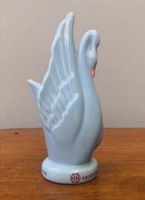 Vintage Genting Highlands resort swan vase