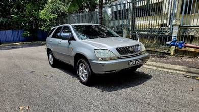 Toyota Harrier in Bangsar, KUL