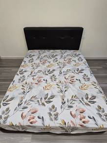 Queen size bed and bed frame