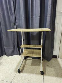 Adjustable table/Meja belajar
