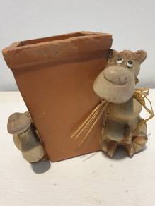Clay Holder vase 5" high