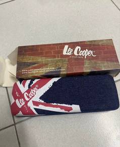 spek mata lee cooper