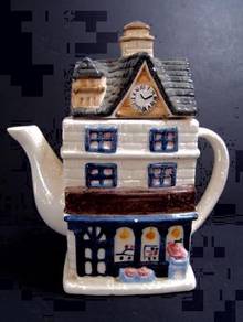 Decorative Teapot - 7 inches tall (UK)