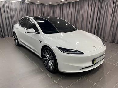 Tesla Model 3 LONG RANGE AWD in Petaling Jaya, SGR