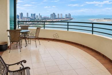 Condominium For Sale in Silverton