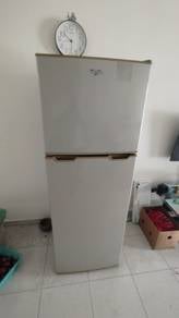 Refrigerator with freezer 