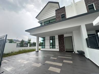 Semi-Detached House For Sale in Gelang Patah,JHR