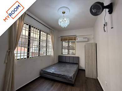 Room in Bayan Lepas, PNG