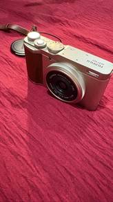 Fujifilm XF10 Champagne Gold | Low shutter (<1,500