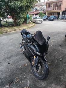 Yamaha R15