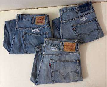 Levi’s Jeans sz 40 Combo.):..