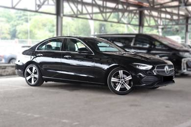 Mercedes Benz C200 200 AVANTGARDE in Puchong, KUL