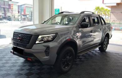 Nissan Navara PRO-4X in Puchong, SGR