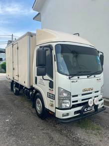 2016 Isuzu 14 ft  NLR85UEE-A (UBS)
