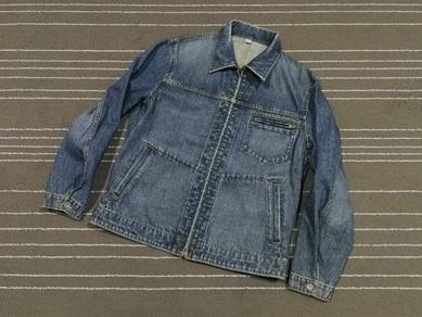 Uniqlo denim jacket saiz xL
