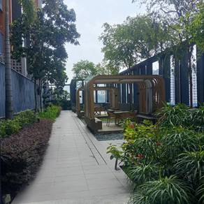 Condominium For Sale in The Hamstead