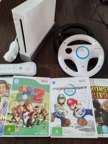 Nintendo Wii Mario Kart Racing Bundle with Wheel