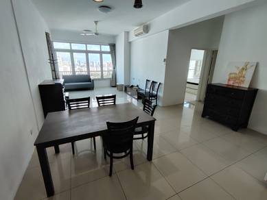 Condominium For Rent in The Peak Residences