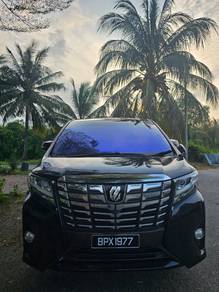 Toyota Alphard  in Pengkalan Chepa, KTN