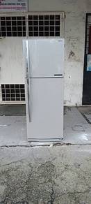 Toshiba fridge refrigerator peti sejuk peti ais 2