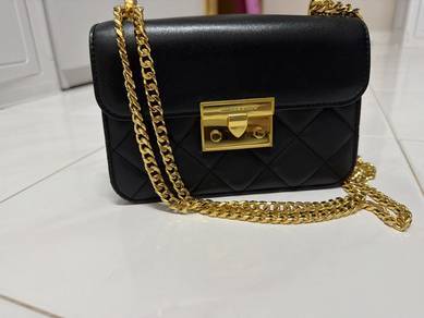 Calvin Klein Alva Quilted Chain-Handle Bag