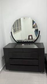 Solid wood dressing table