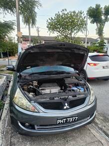 Mitsubishi Grandis in Simpang Ampat, PNG