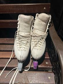 Edea chorus figure skates