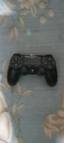 ds4 controller used