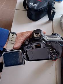 Canon camera for sale at a symbolic price 