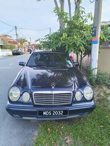 Mercedes Benz E240 240 ELEGANCE (CBU) in Banting, SGR