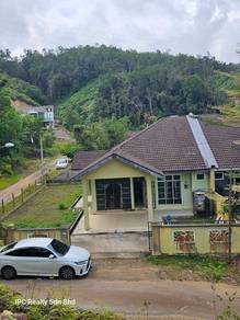 Semi-Detached House For Sale in Cenering,TRG
