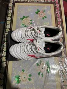 Kasut Mizuno