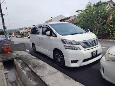 Toyota Vellfire Z PLATINUM SELECTION II in Bandar Menjalara, KUL