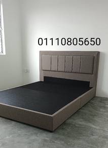 queen bedframe 