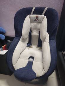 baby newborn car sit