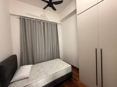 Condominium For Rent in Codrington Residence