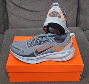 Nike vomero 18 running shoes