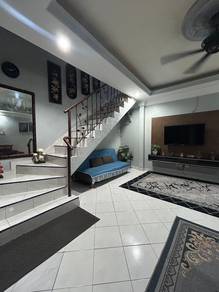 Yney Homestay