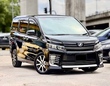 Toyota Voxy ZS KIRAMEKI in Puchong, KUL